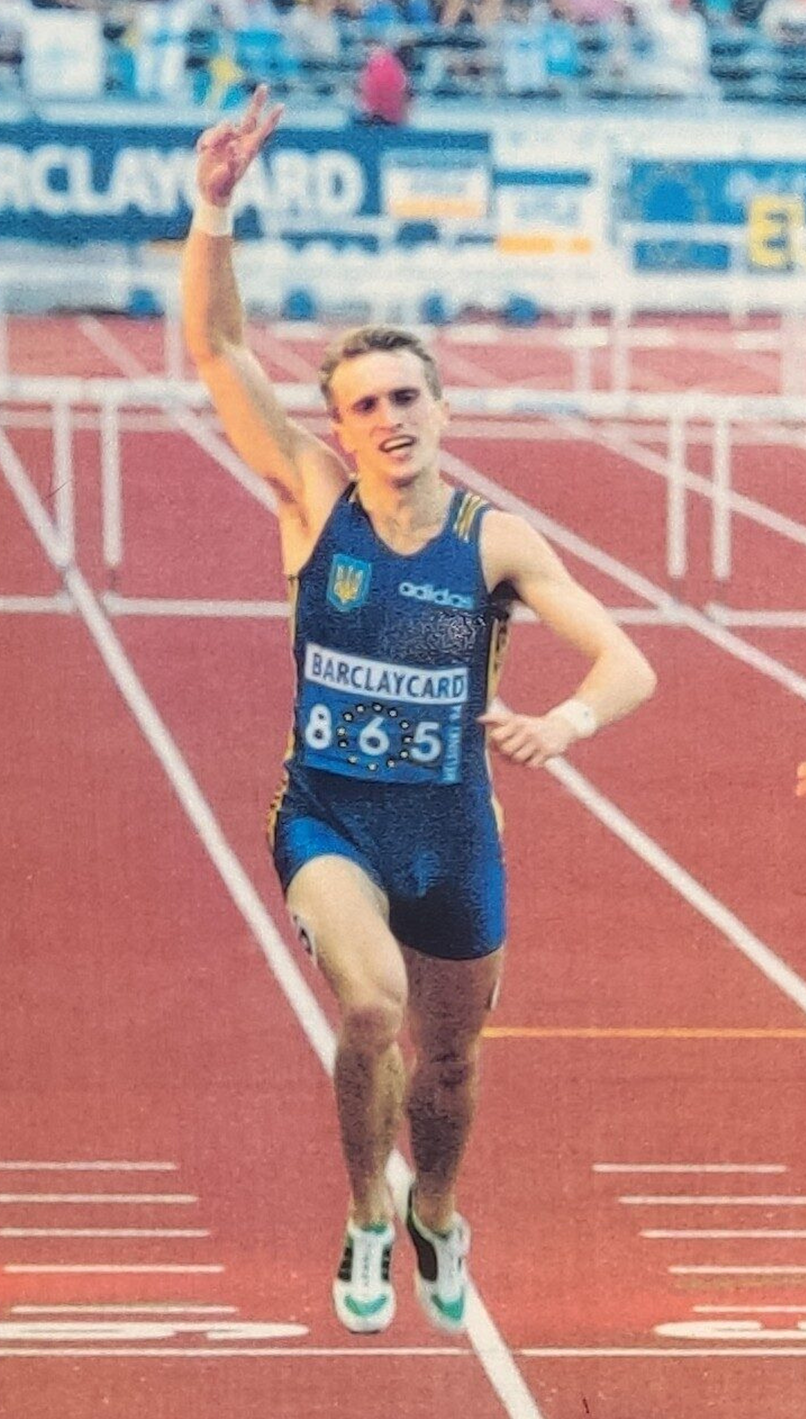Oleh Tverdokhlib winning, arm raised